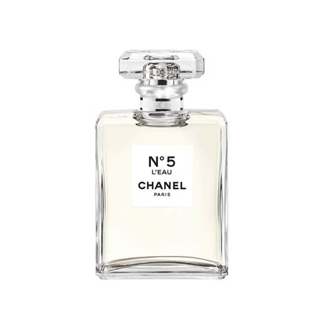 chanel n 5 l'eau review|wat kost chanel no 5.